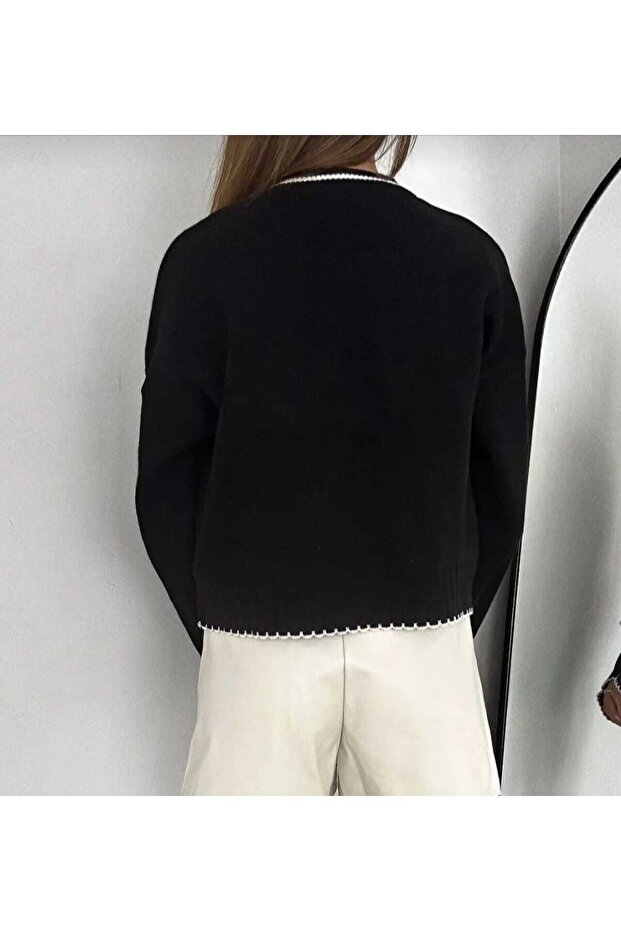 سترة نسائية أساسية ذات رقبة دائرية سوداء اللون ذات ملمس ناعم - 3