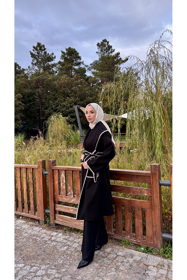 İŞLEMELİ BORNOZ TİP KUŞAKLI ASTARLI KADIN KABAN - 4