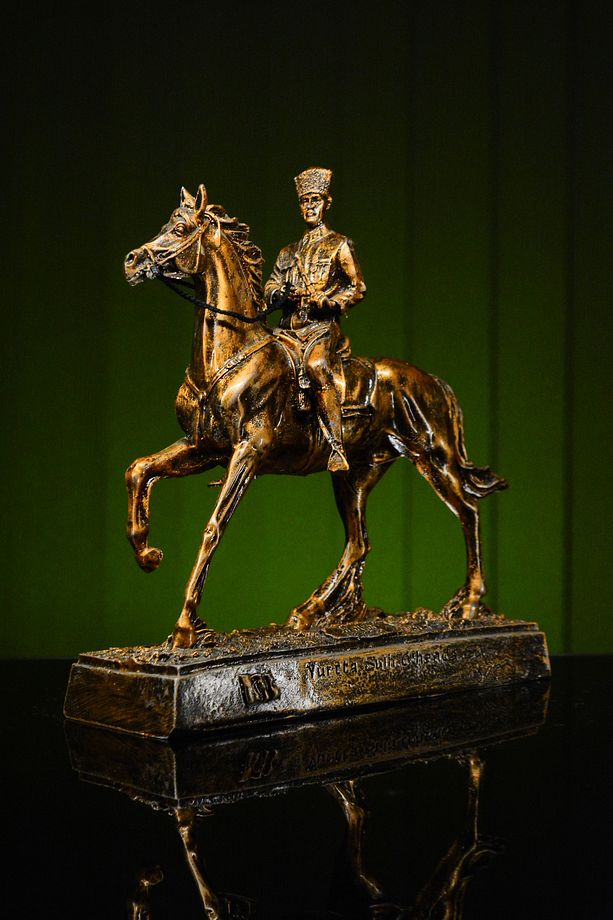 Özel Tasarım At üzerinde Mustafa Kemal Atatürk Gold Altın Bronz Heykel biblo - 1