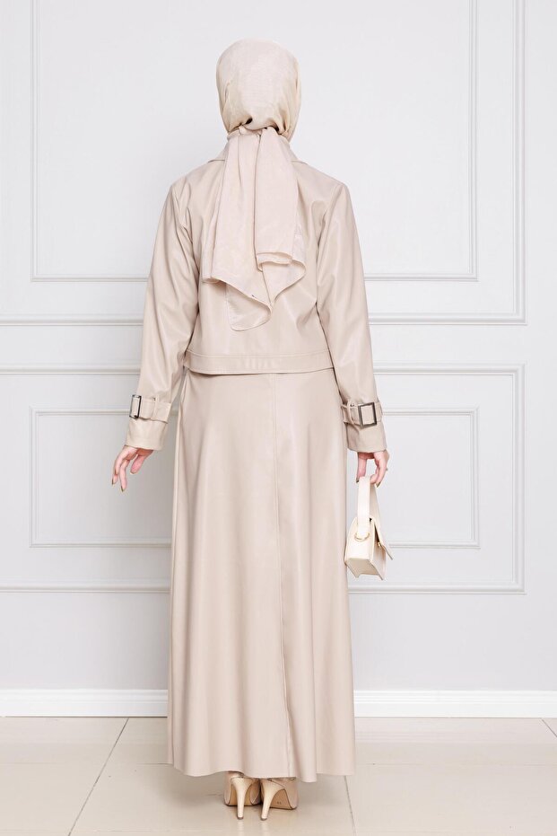 بدلة جلدية باللون البيج مع سترة - 5