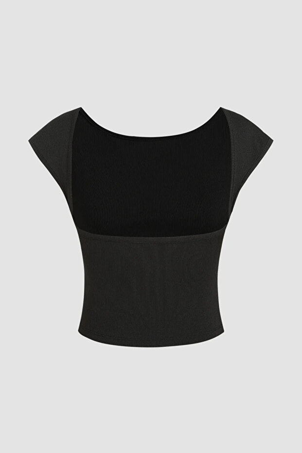 Sırtı Açık Crop Top - 3
