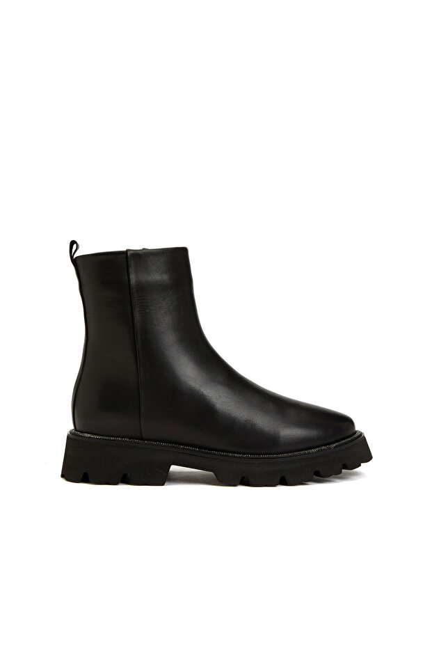 Siyah Kadın Bot - 1