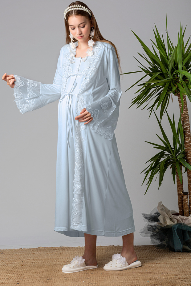 Elegant Lace Detailed Maternity Nightgown Set with Nursing Features and Robe Effortt - Blue