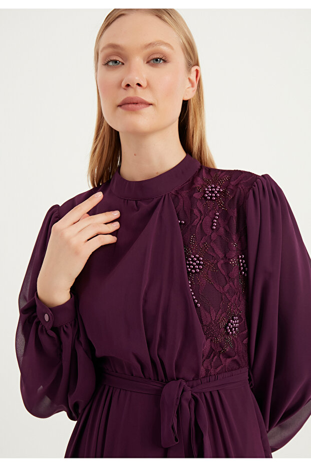 Langes Chiffonkleid mit Spitzendetail - 5