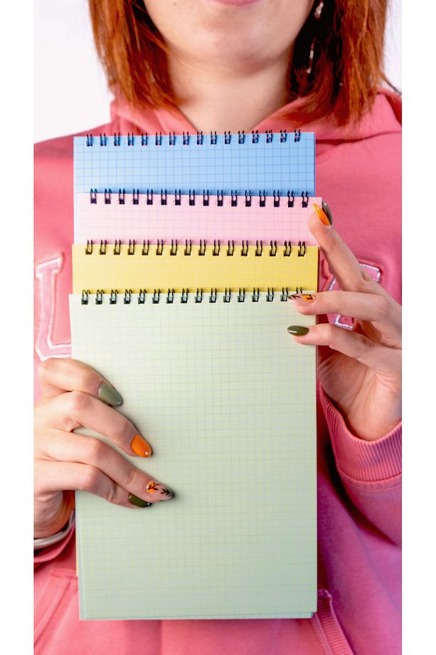 A5 Spiralli Okul Defteri 50 Yaprak 100 Sayfa 4'lü Set Kareli Defter Bloknot Defter Renkli Defter - 4