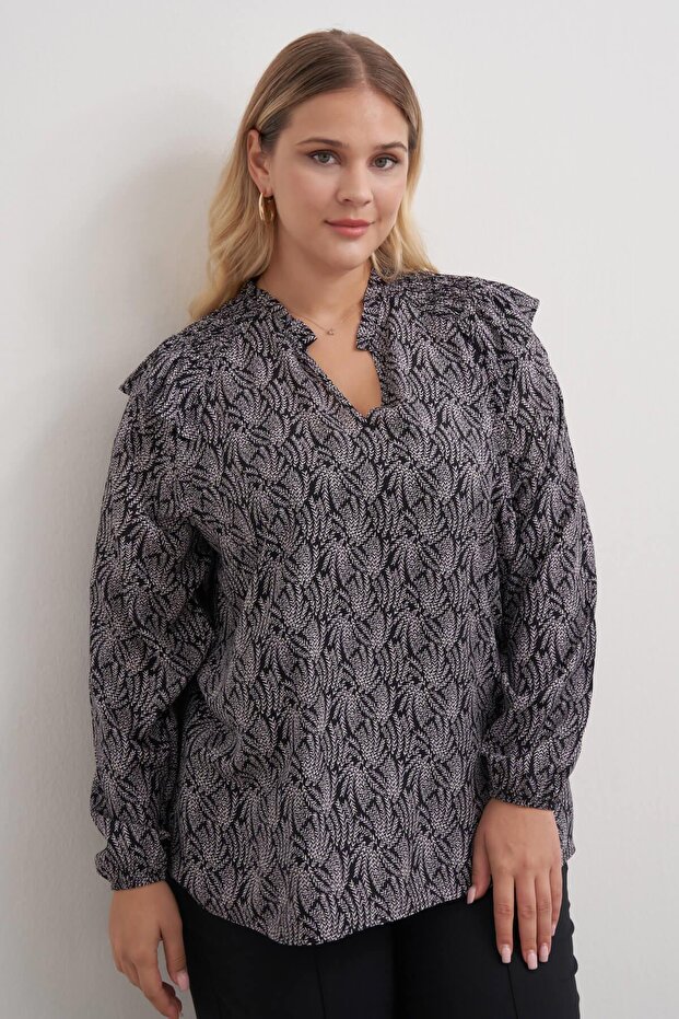 Gipe Detailed Patterned Blouse