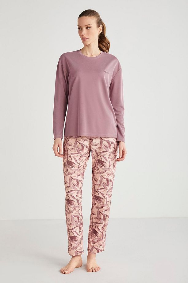 Yumuşak dokulu pijama takımı - 1