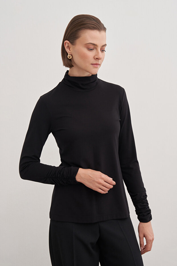 Büzgü Detaylı Bluz - 2