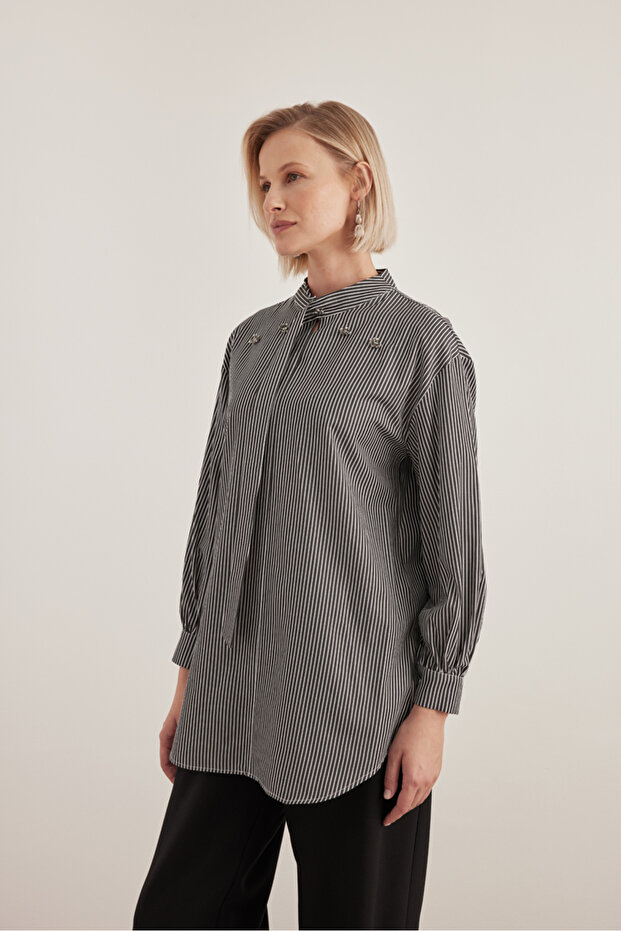 Yaka İşlemeli Çizgili Bluz - 3