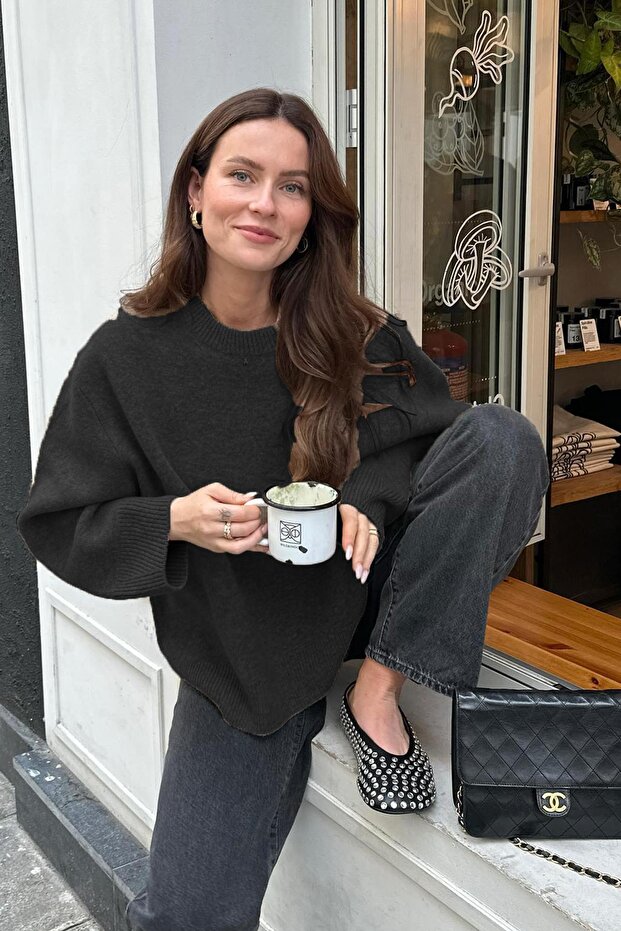 Schwarzer Oversize-Strickpullover mit Rundhalsausschnitt MG1972 - 7
