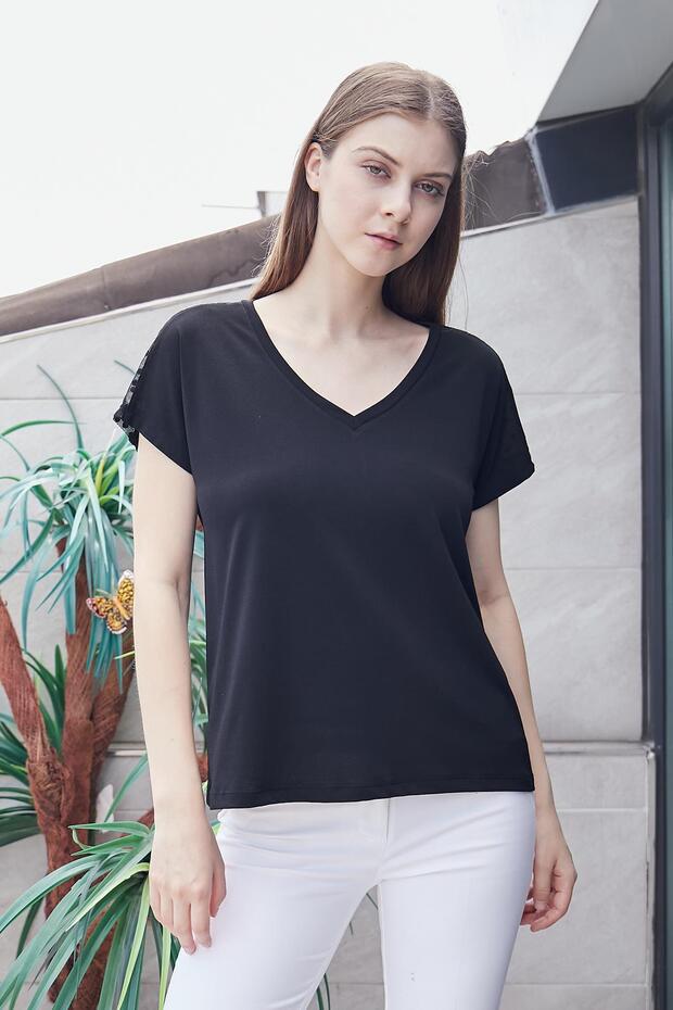 Women's Lycra Crepe Fabric Polka Dot Tulle Detailed V-Neck Off-Shoulder Blouse - Black