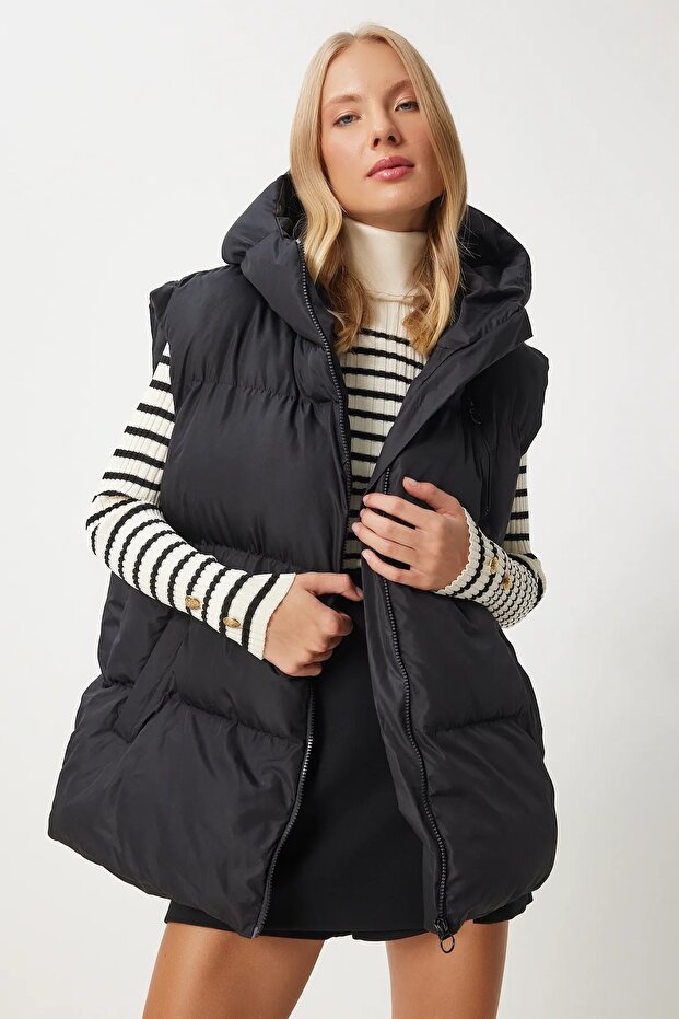 Women's Zippered Hooded Oversize Short Puffer Vest