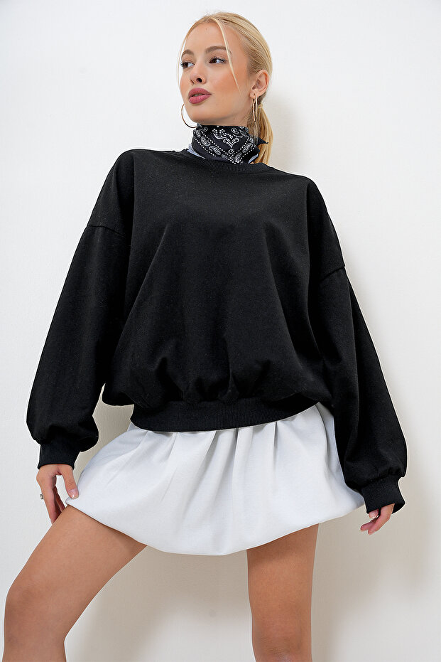 Kadın Siyah Bisiklet Yaka Oversize Basic Sweatshirt PRM1046 - 1