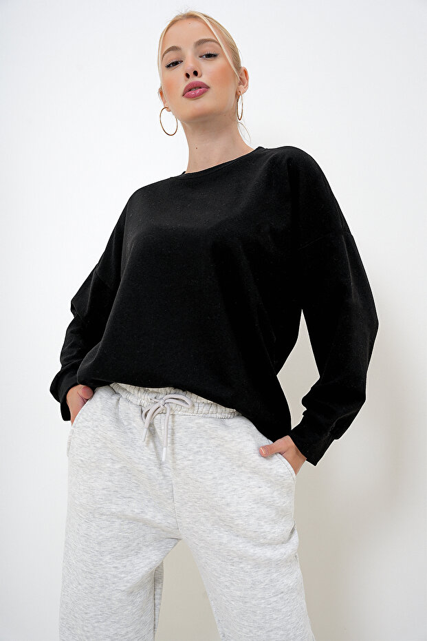 Kadın Siyah Bisiklet Yaka Oversize Basic Sweatshirt PRM1096 - 4