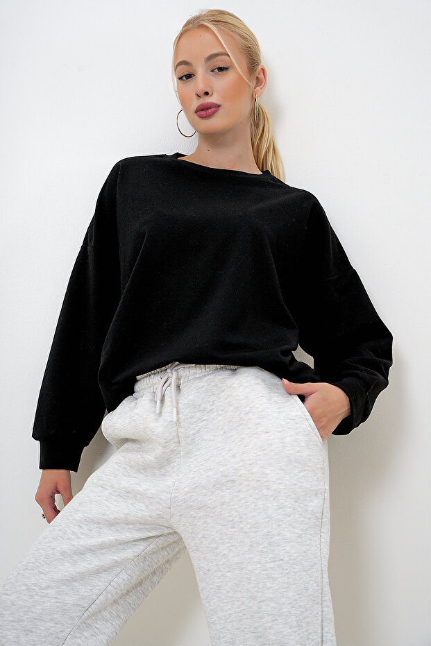 Kadın Siyah Bisiklet Yaka Oversize Basic Sweatshirt PRM1096 - 2