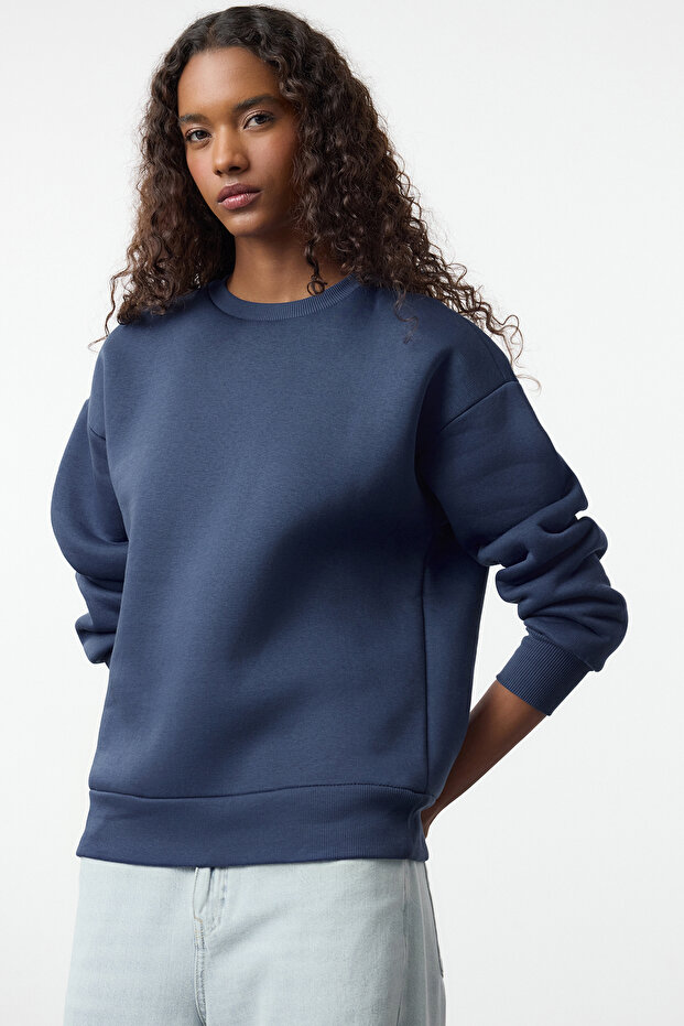 İndigo Düz Oversize/Rahat Kesim Basic Bisiklet Yaka Kalın/İçi polarlı Örme Sweatshirt TWOAW24SW00102 - 2