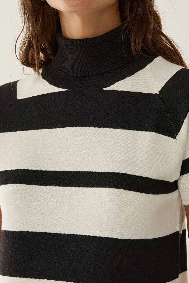 Çizgili Yüksek Yaka Örme Üst - 5