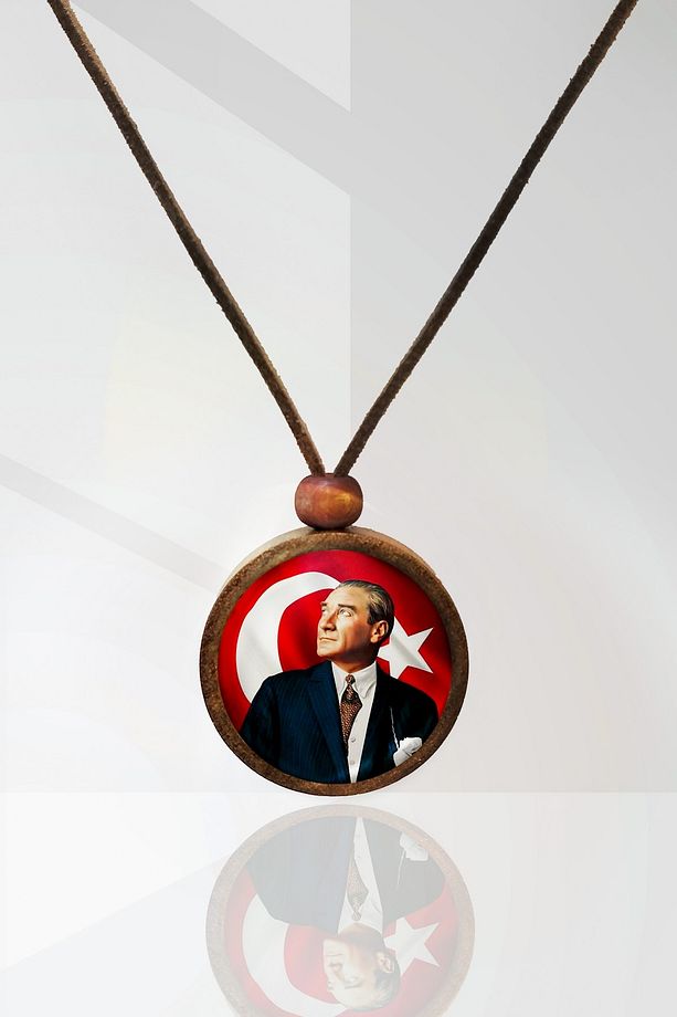 Mustafa Kemal Atatürk Ahşap Kolye - 1