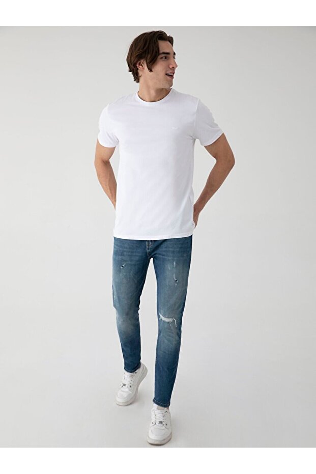 تي شيرت أبيض نحيف بأكمام قصيرة ورقبة دائرية - 2