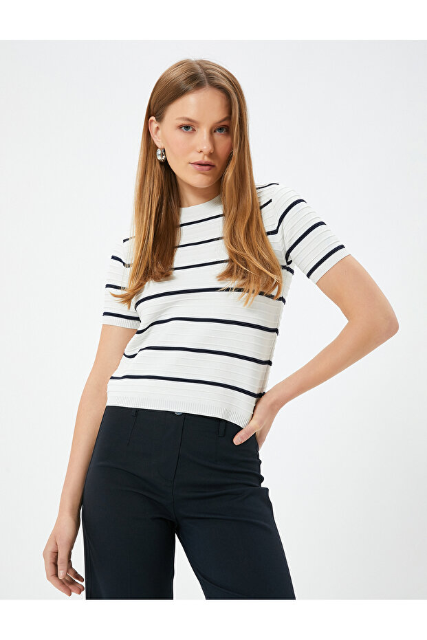 Short Sleeve Knitwear Sweater Crew Neck