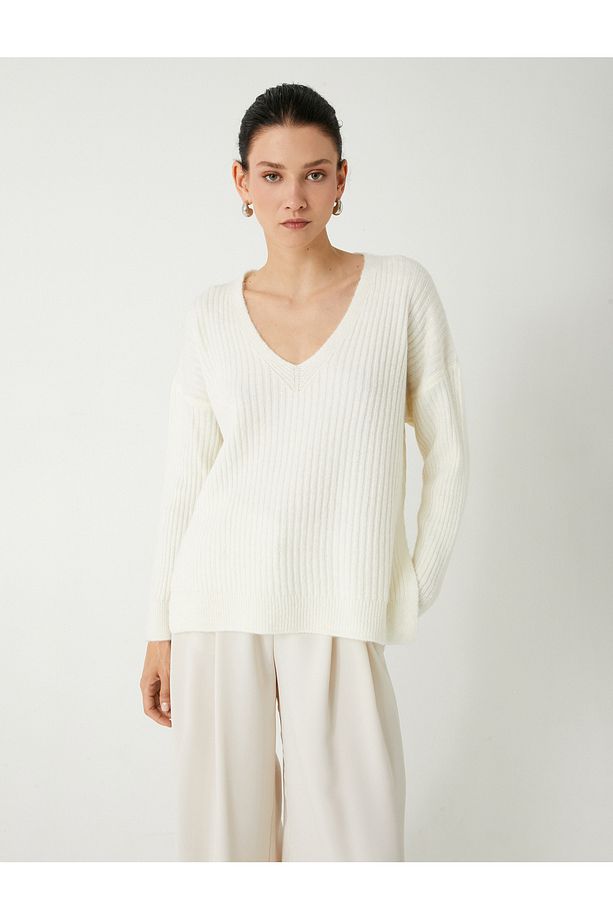 Yumuşak Dokulu Uzun Kollu Basic V Yaka Oversize Triko Kazak - 3