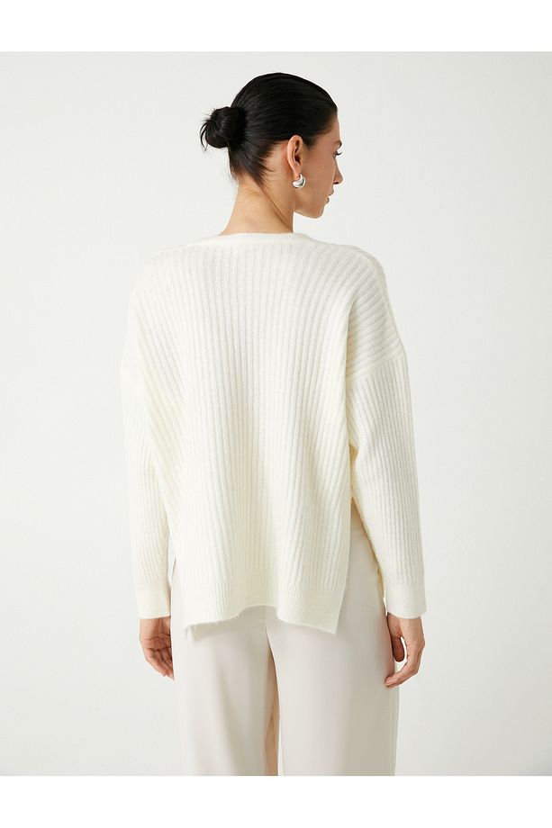 Yumuşak Dokulu Uzun Kollu Basic V Yaka Oversize Triko Kazak - 4