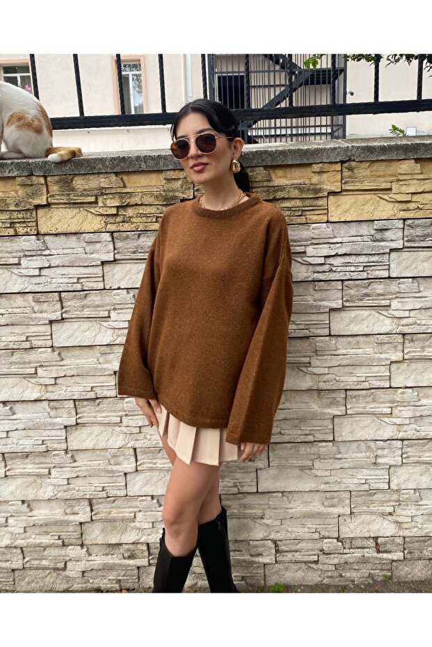 Women's Brown Oversize Crew Neck Knit Sweater