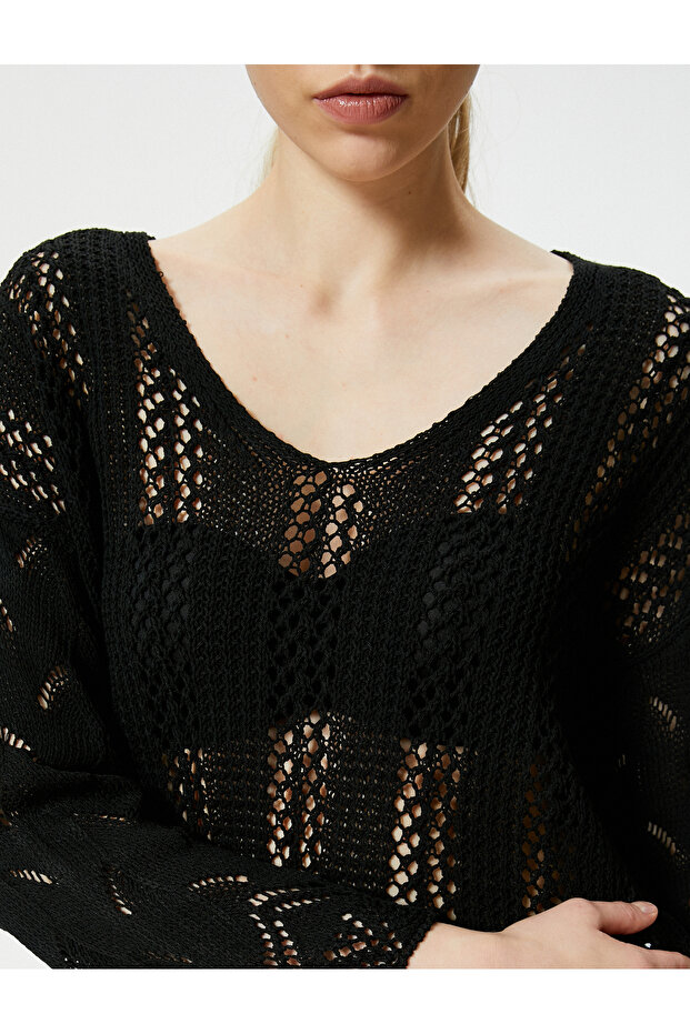 Durchbrochener Pullover mit langen Ärmeln und V-Ausschnitt - 5