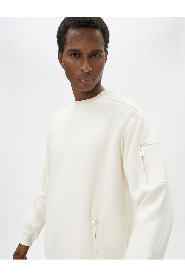 Crew Neck Sweat with Comfortable Cut Zipper Pocket Stitching Detail