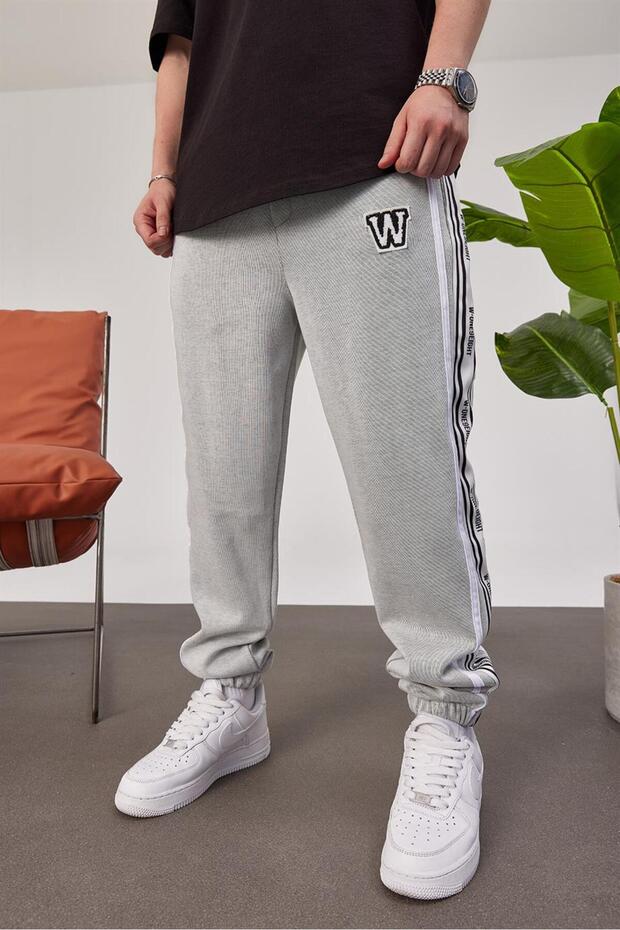 بنطلون رياضي رمادي مكتوب عليه One9Eight - 1