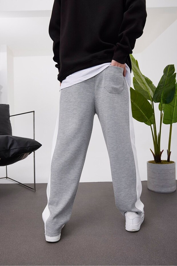 Gray Sweatpants with Bowknot Pattern - 4