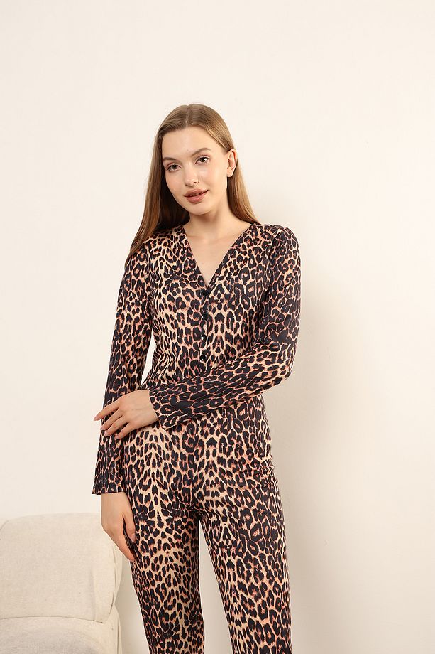Leopar desenli uzun pijama tulumu - 2