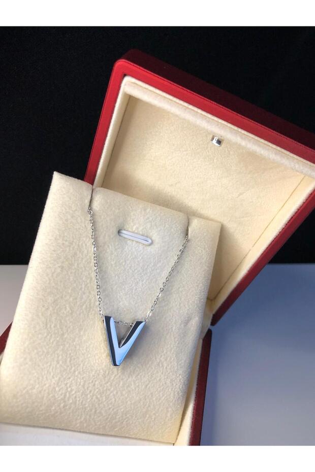 Letter v three-dimensional white steel women's necklace in illuminated box • for lover • for wife • for mother • for friend necklace