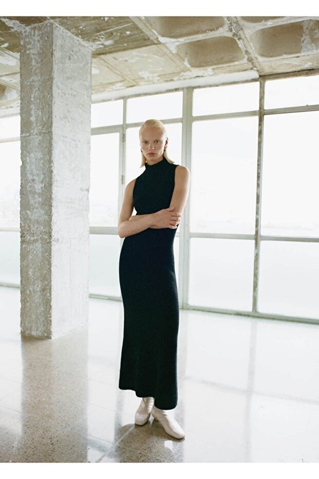 Sırtı açık triko elbise - 6