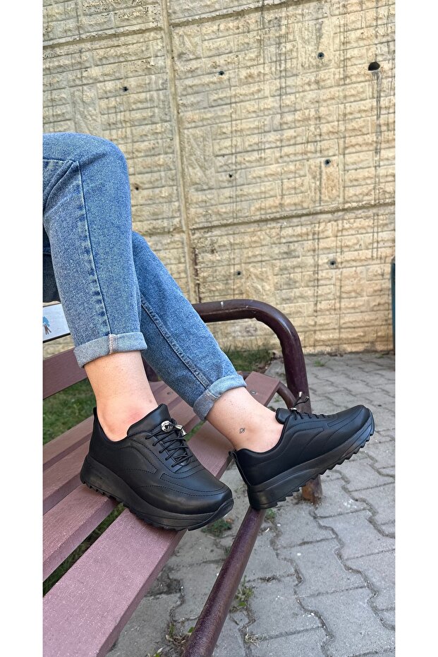 Black Non-Slip High-Sole Guaranteed Daily Sports Walking Shoes