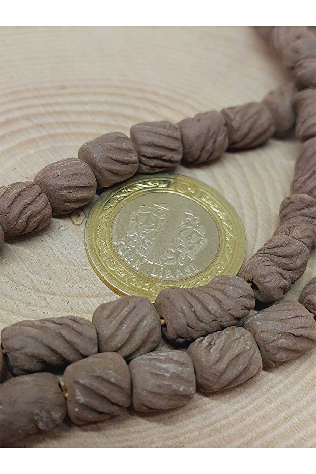 سلسلة خرز سيراميك مسننة باللون البني 8-9 مم/27 سم (54222)