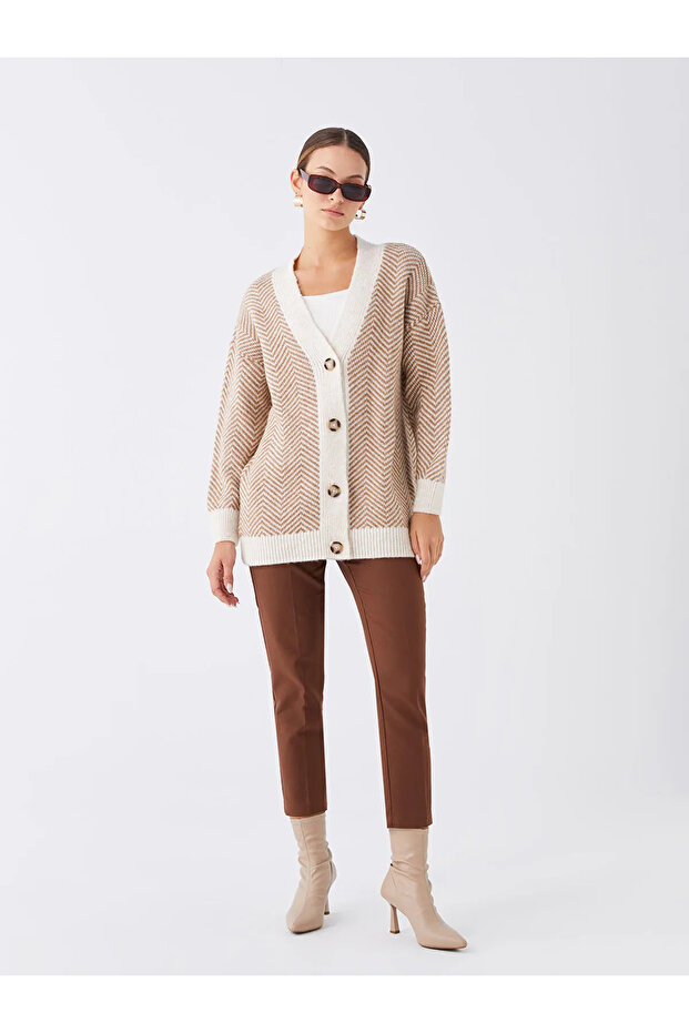 Basic Jakarlı V Yaka Desenli Uzun Kollu Oversize Kadın Triko Hırka - 3