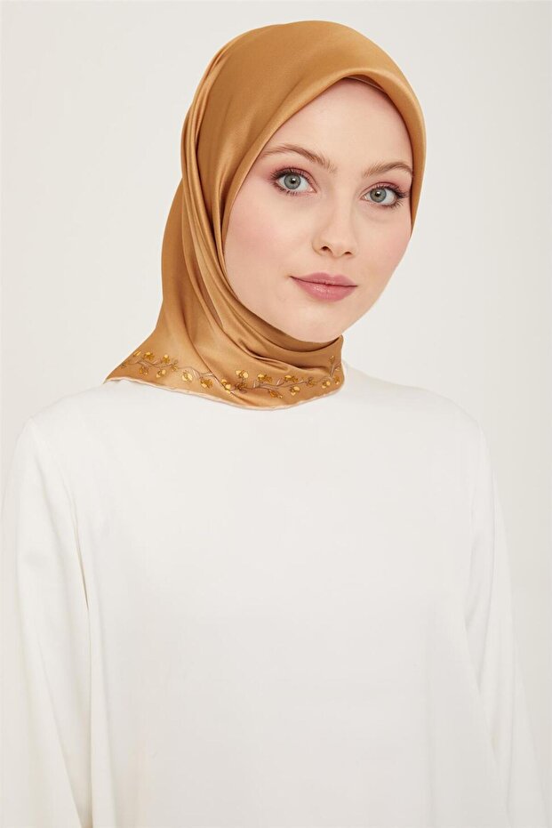 وشاح كلاسيكي منقوش تويل حرير 24Ya9168 89 52