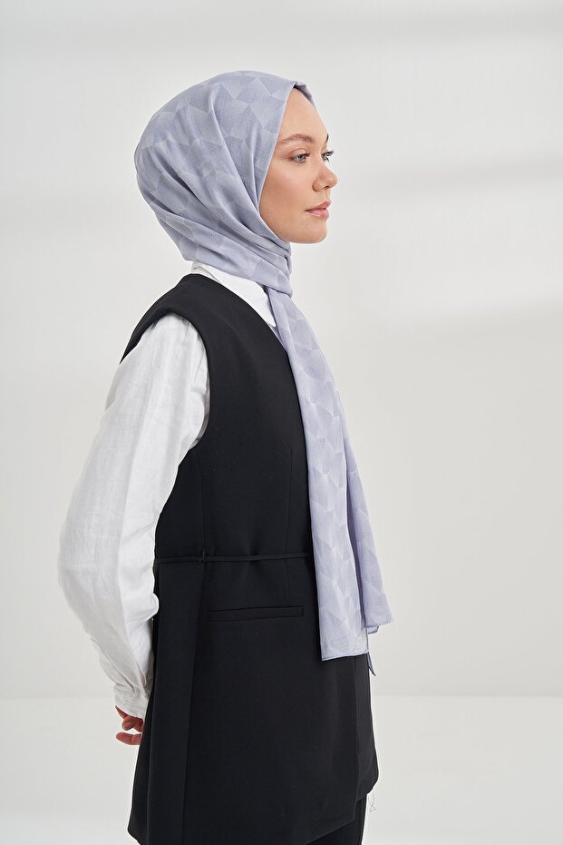 شال قطني بنمط هندسي مونوغرام - رمادي - 2