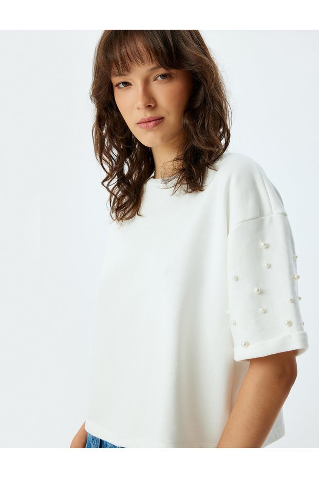Three Thread Non-Shardon Crew Neck Pearl Embroidery Detailed Short Sleeve T-Shirt