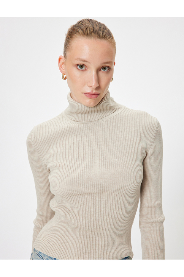 Basic-Strickpullover mit langen Ärmeln - 1