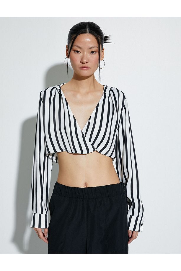 Kapşonlu Crop Bluz V Yaka - 3