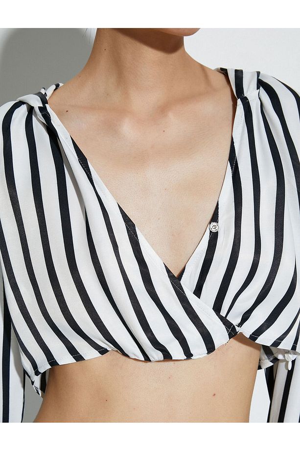Kapşonlu Crop Bluz V Yaka - 5