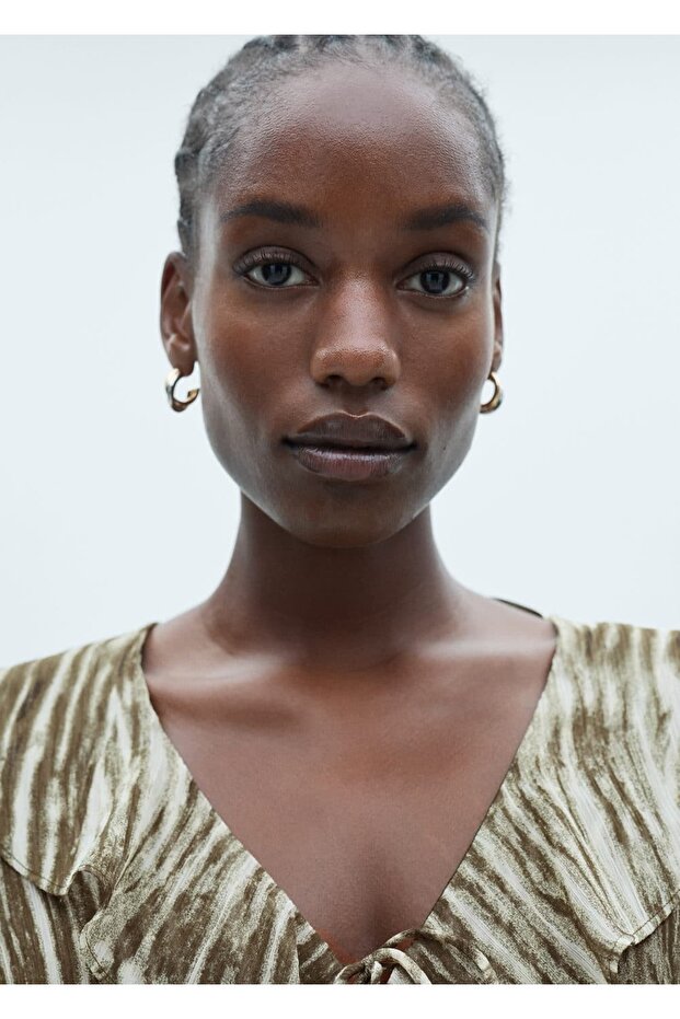 Kurzes Kleid mit Volantmuster - 5