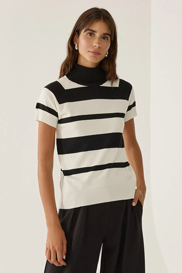 Çizgili Yüksek Yaka Örme Üst - 3
