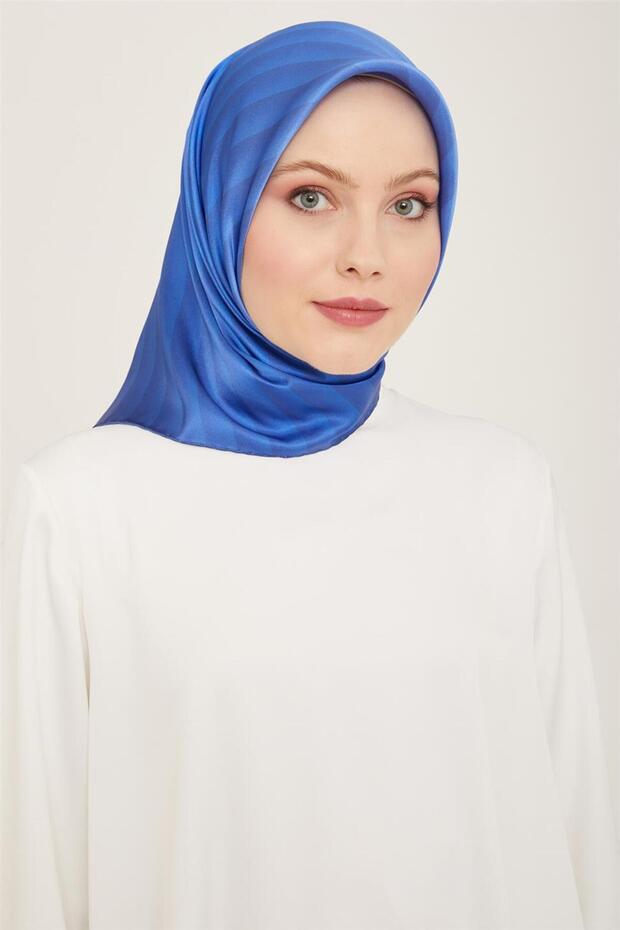 وشاح حريري كلاسيكي منقوش 24Ya9150 4 07