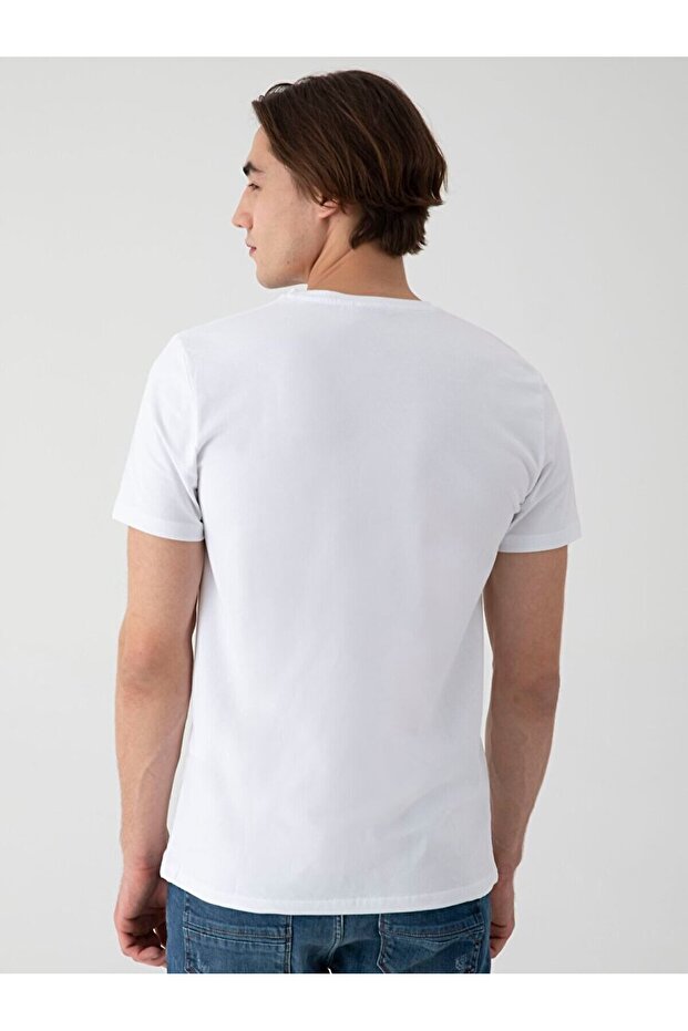 تي شيرت أبيض نحيف بأكمام قصيرة ورقبة دائرية - 3