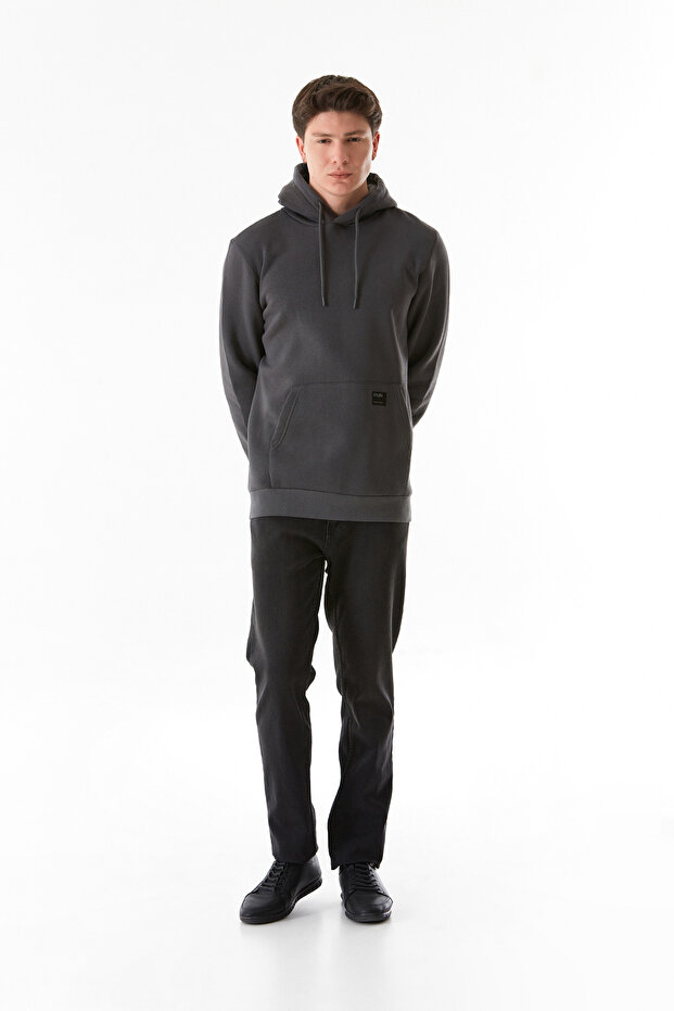 Basic-Kapuzenpullover mit Kängurutasche - 2