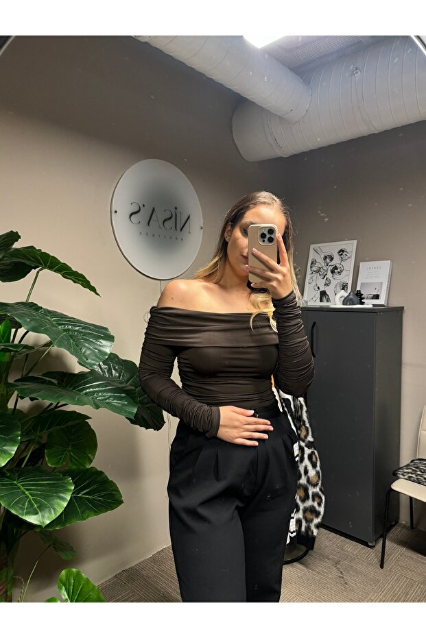 Omuz Dekolteli Bluz - 1