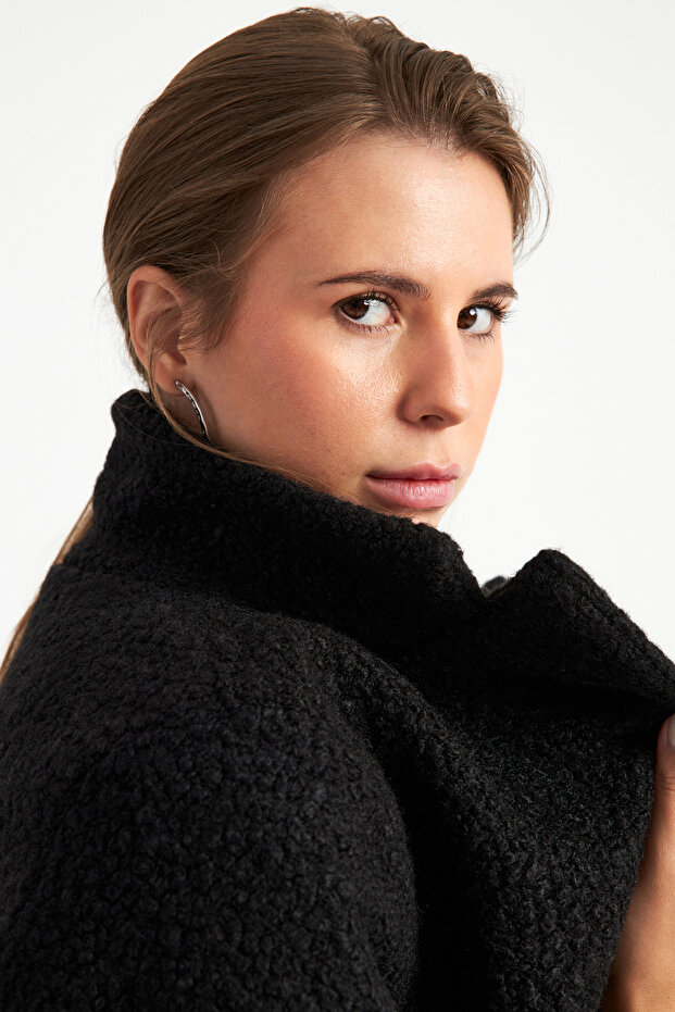 Kadın Siyah Oversize Buklet Kaban - 7